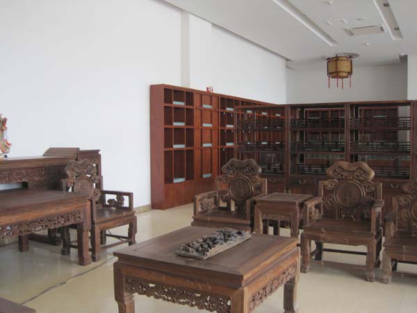 同康药业公司古色古香的家具